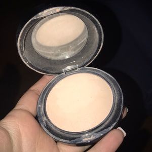 Mac powder foundation